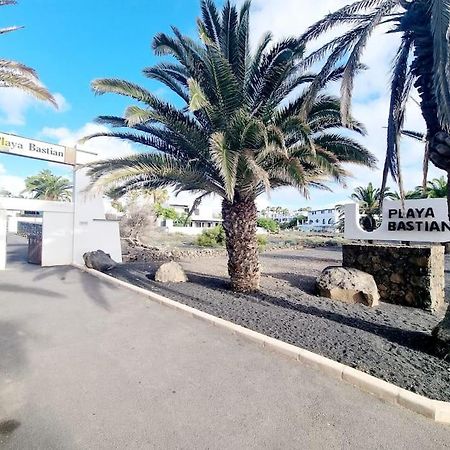 Playa Bastian First Line Of The Sea Apartment Costa Teguise Bagian luar foto
